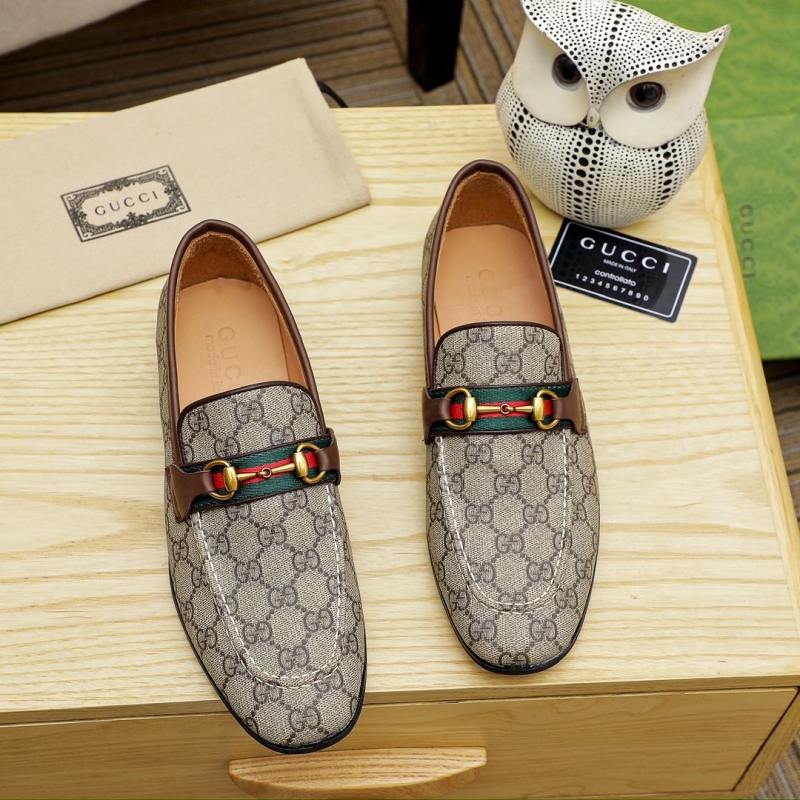 G*u*i leather shoes